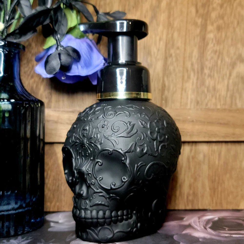B&BW Vampire Blood Gentle  Foaming Hand Soap in Filigree Skull Soap Dispenser